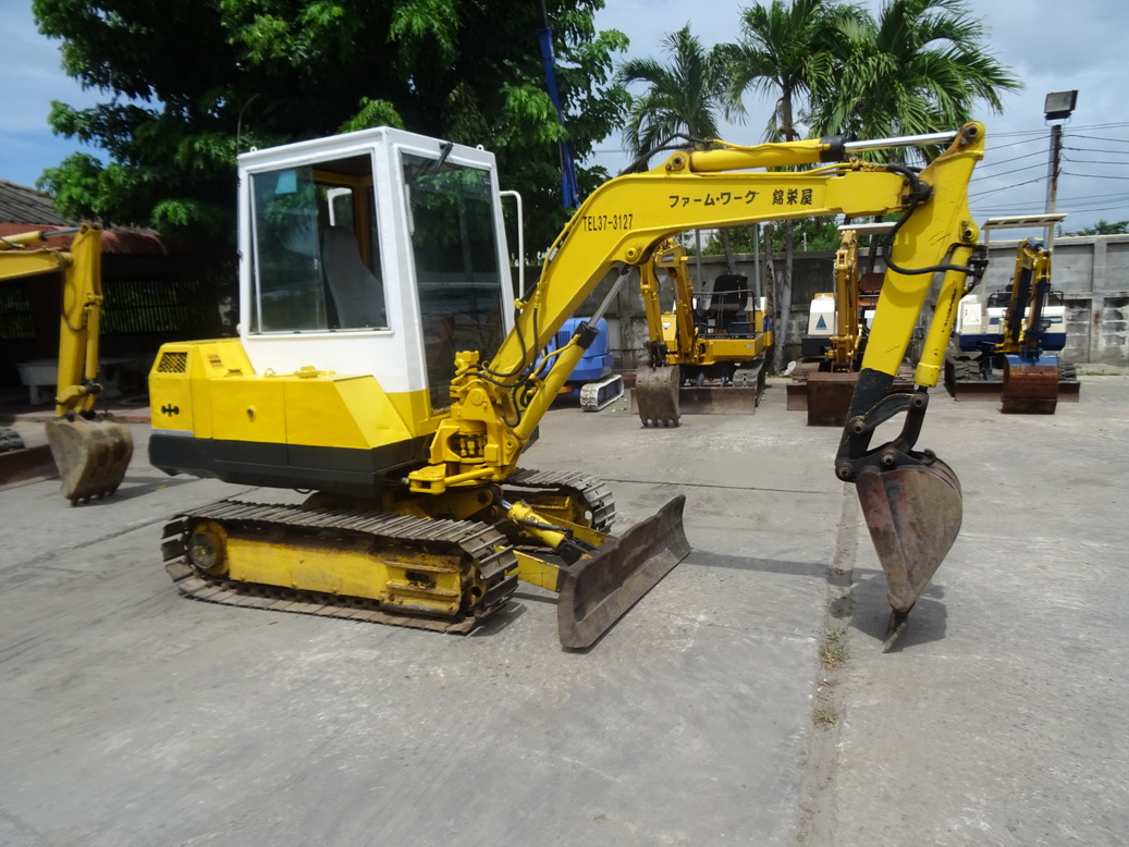 รถขุด Komatsu PC20-5