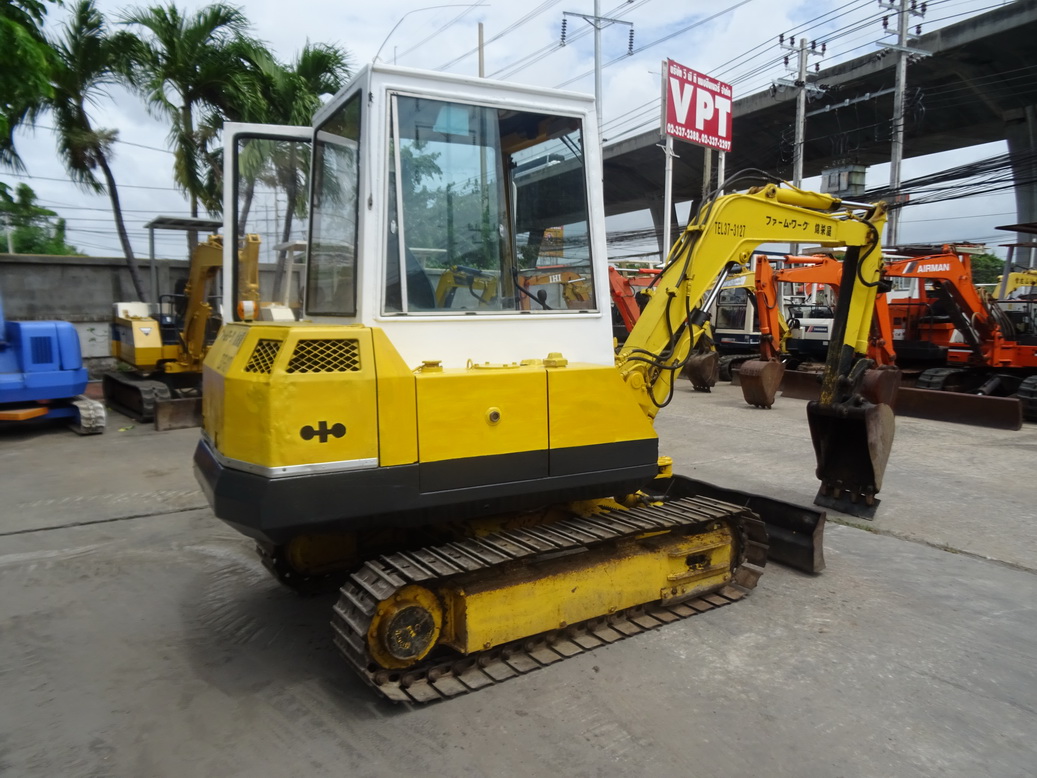 รถขุด Komatsu PC20-5