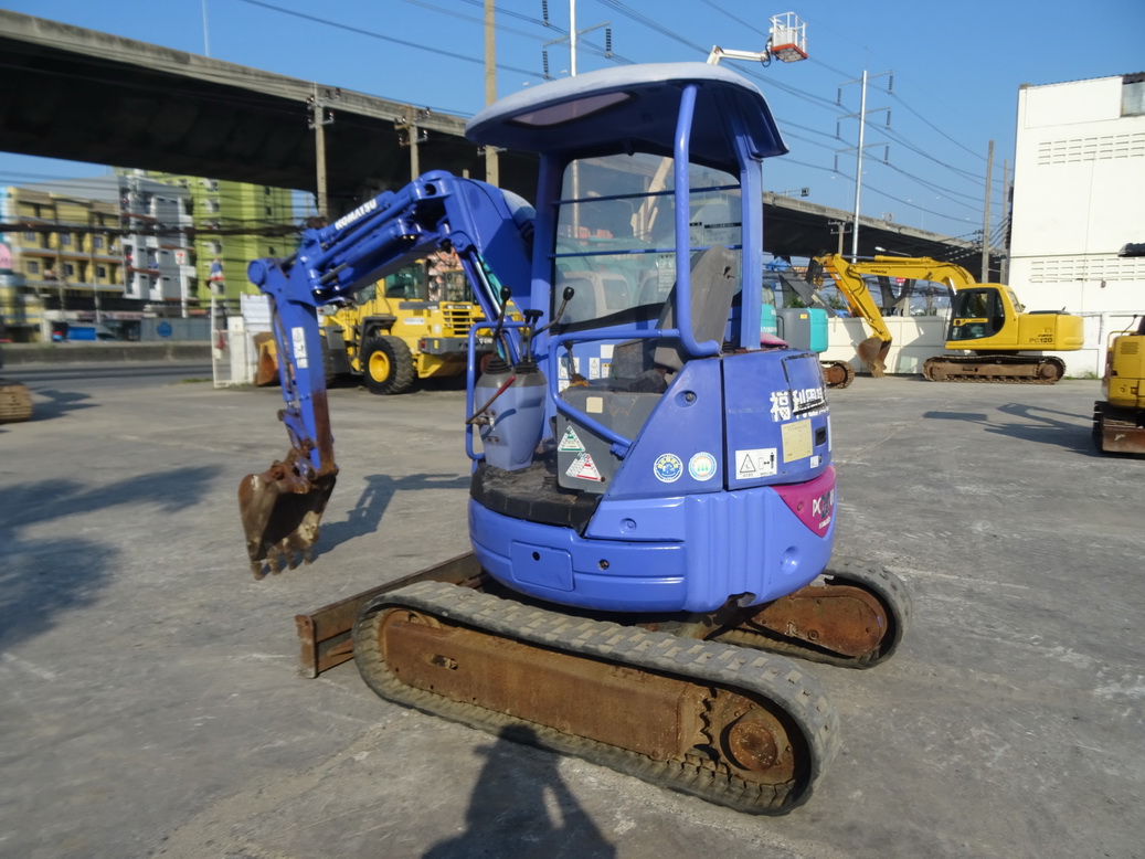 รถขุดเล็ก Komatsu PC20UU-3