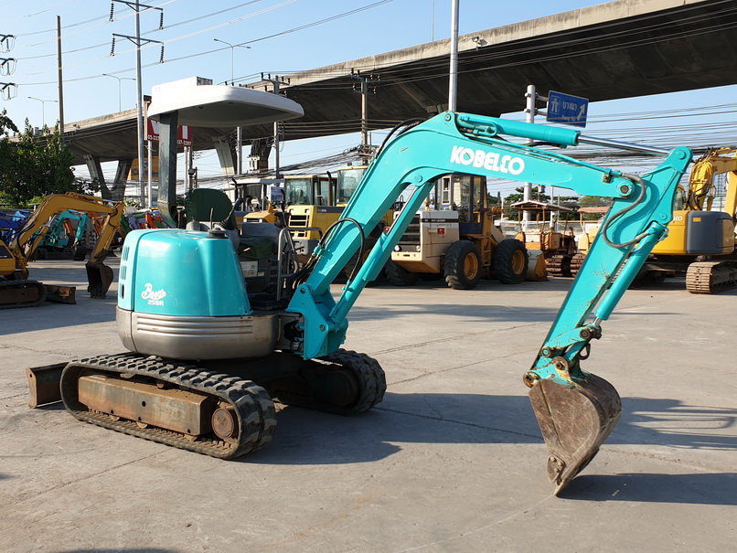 รถขุดเล็ก Kobelco SK25SR