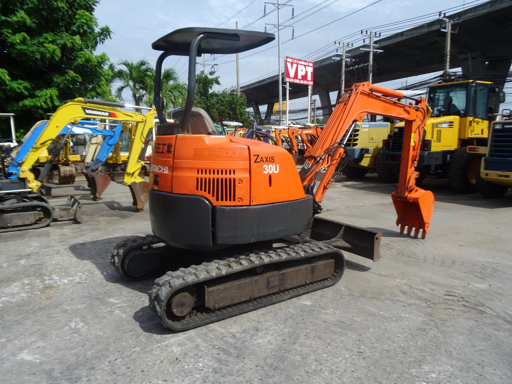 รถขุด Hitachi ZX30U