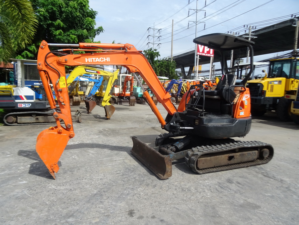 รถขุด Hitachi ZX30U