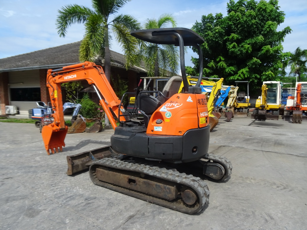 รถขุด Hitachi ZX30U